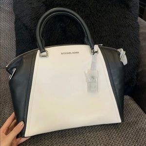 🆕michael kors sadie bag💯Leather